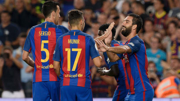 arda-turan-barcelona-super-cup.jpg